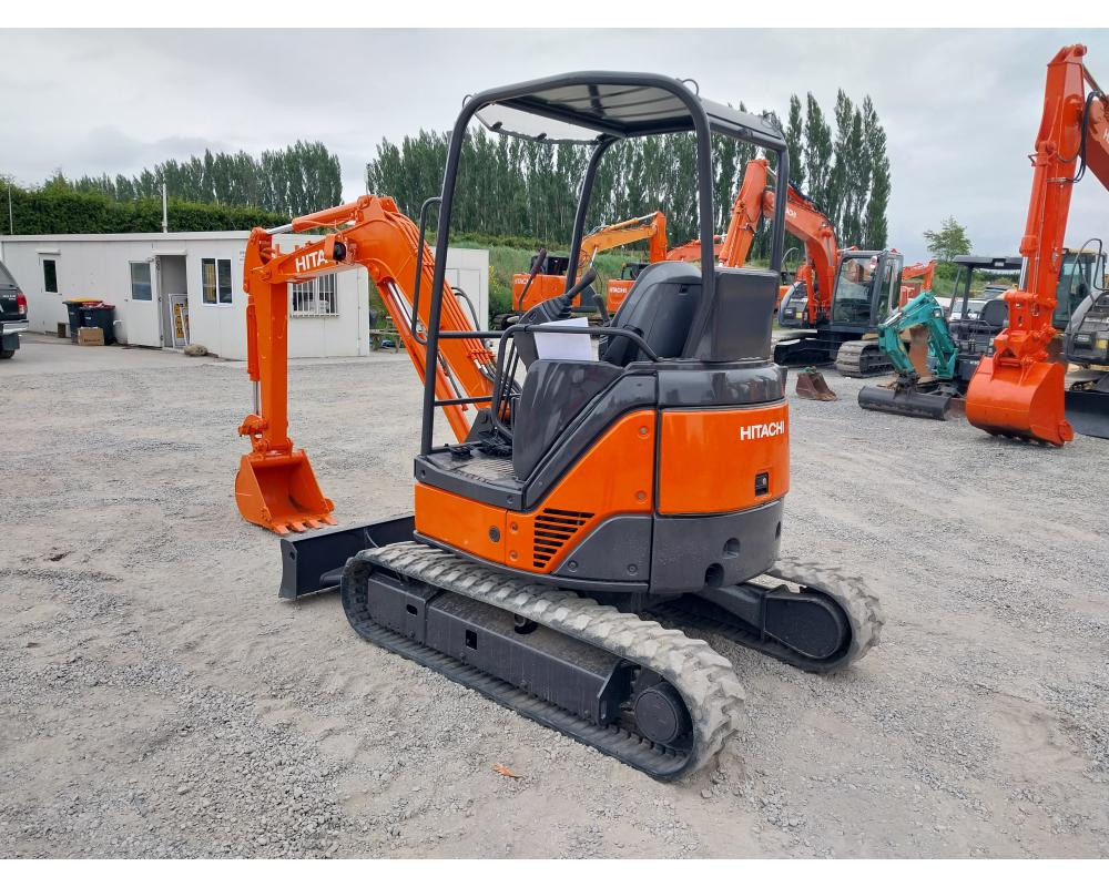 HIATCHI ZX30U-2 , 3 TON , LOW 1551 HOURS , EXCAVATOR