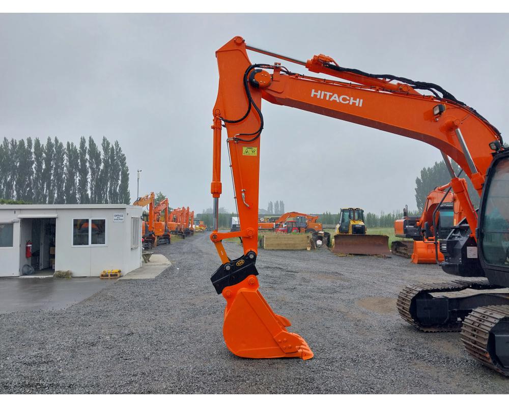 Hitachi ZX135US Digger 13.5 ton Zero Swing