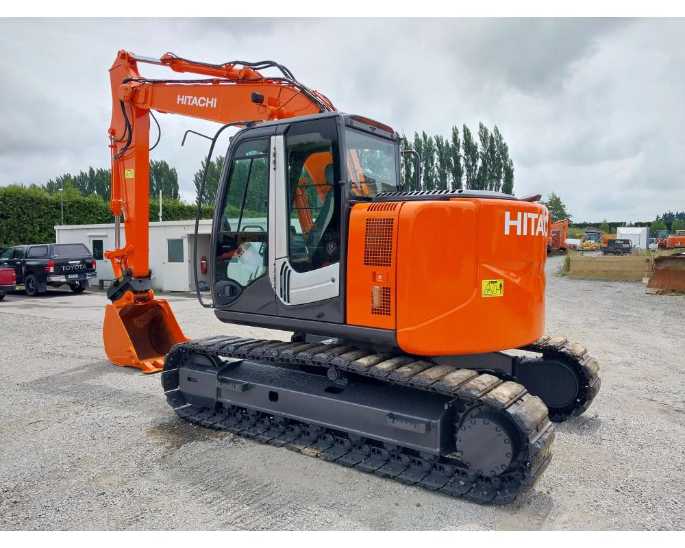 Hitachi ZX135US Digger 13.5 ton Zero Swing