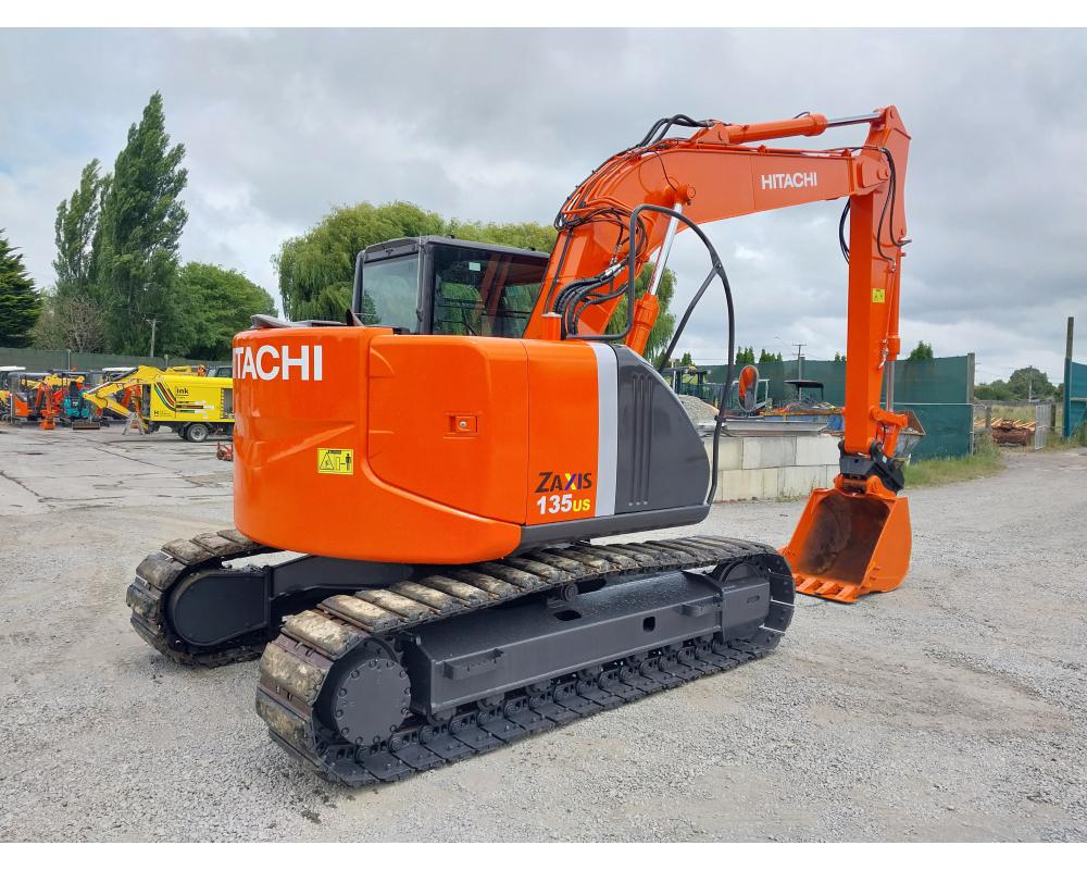 Hitachi ZX135US Digger 13.5 ton Zero Swing