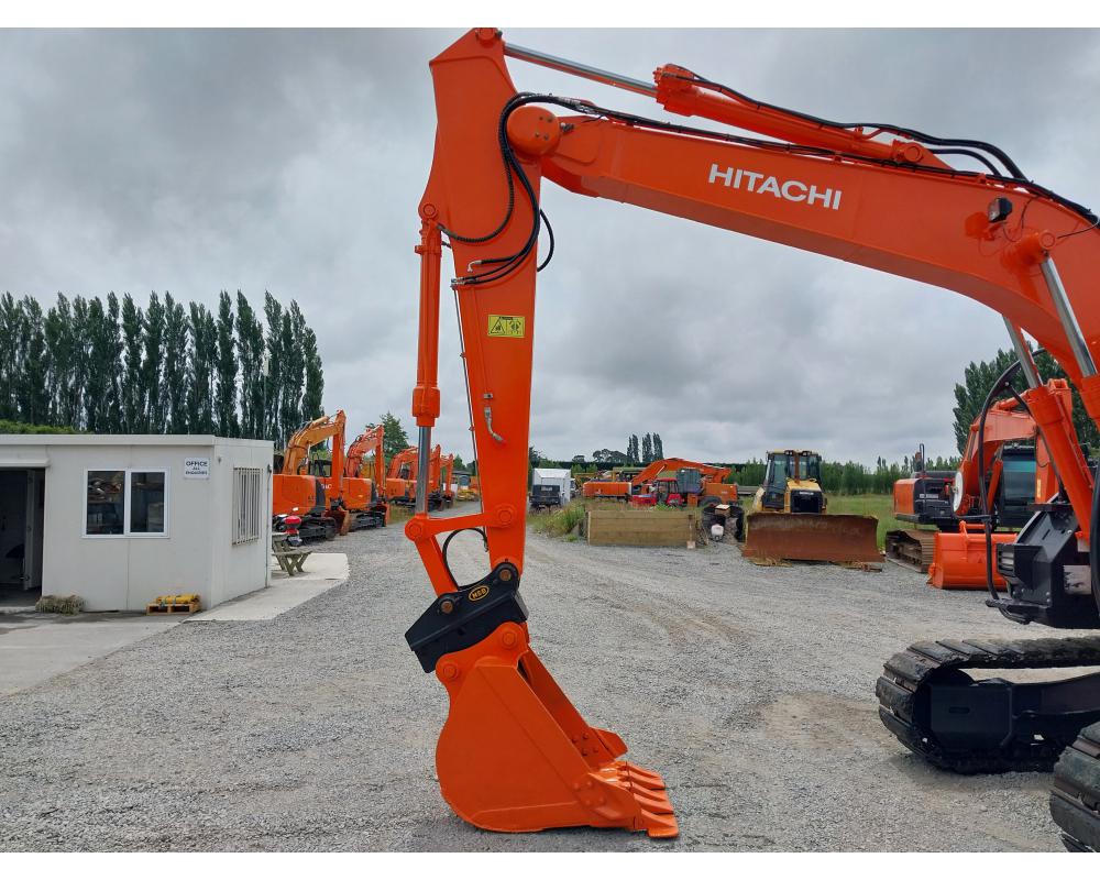 Hitachi ZX135US Digger 13.5 ton Zero Swing