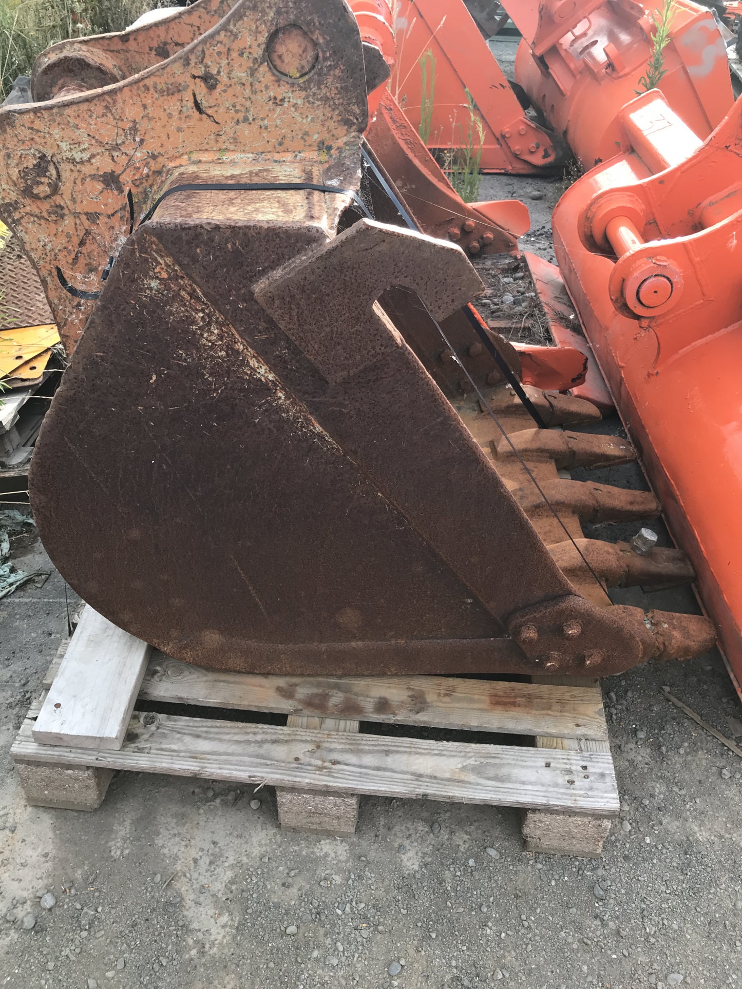 Excavator Rock Bucket - 65mm Pins