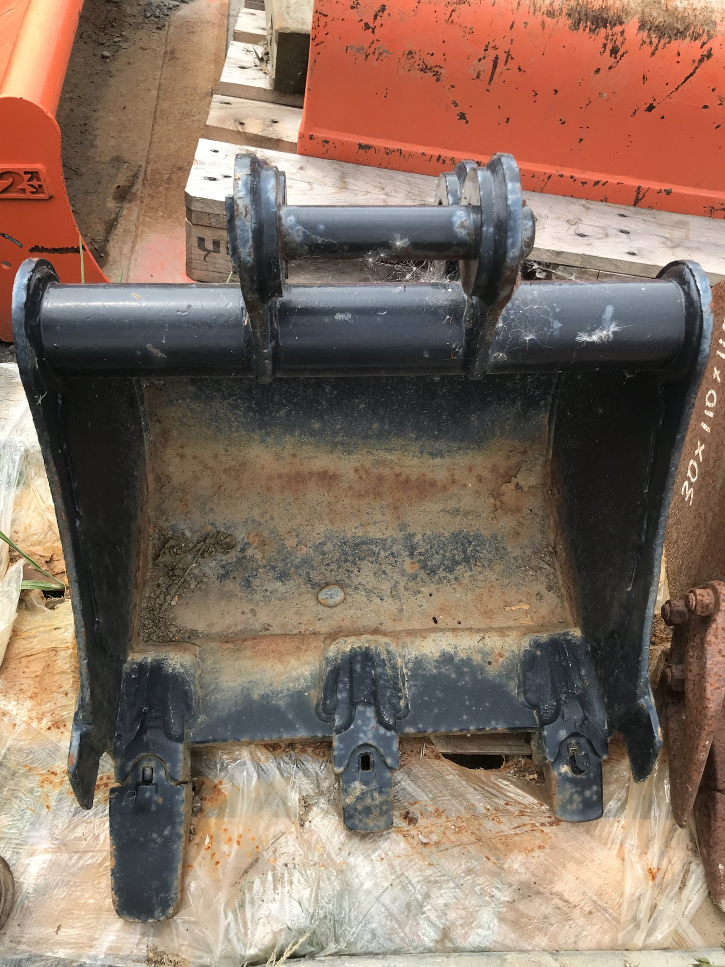 Excavator Rock Bucket - 30mm Pins, 415mm Width