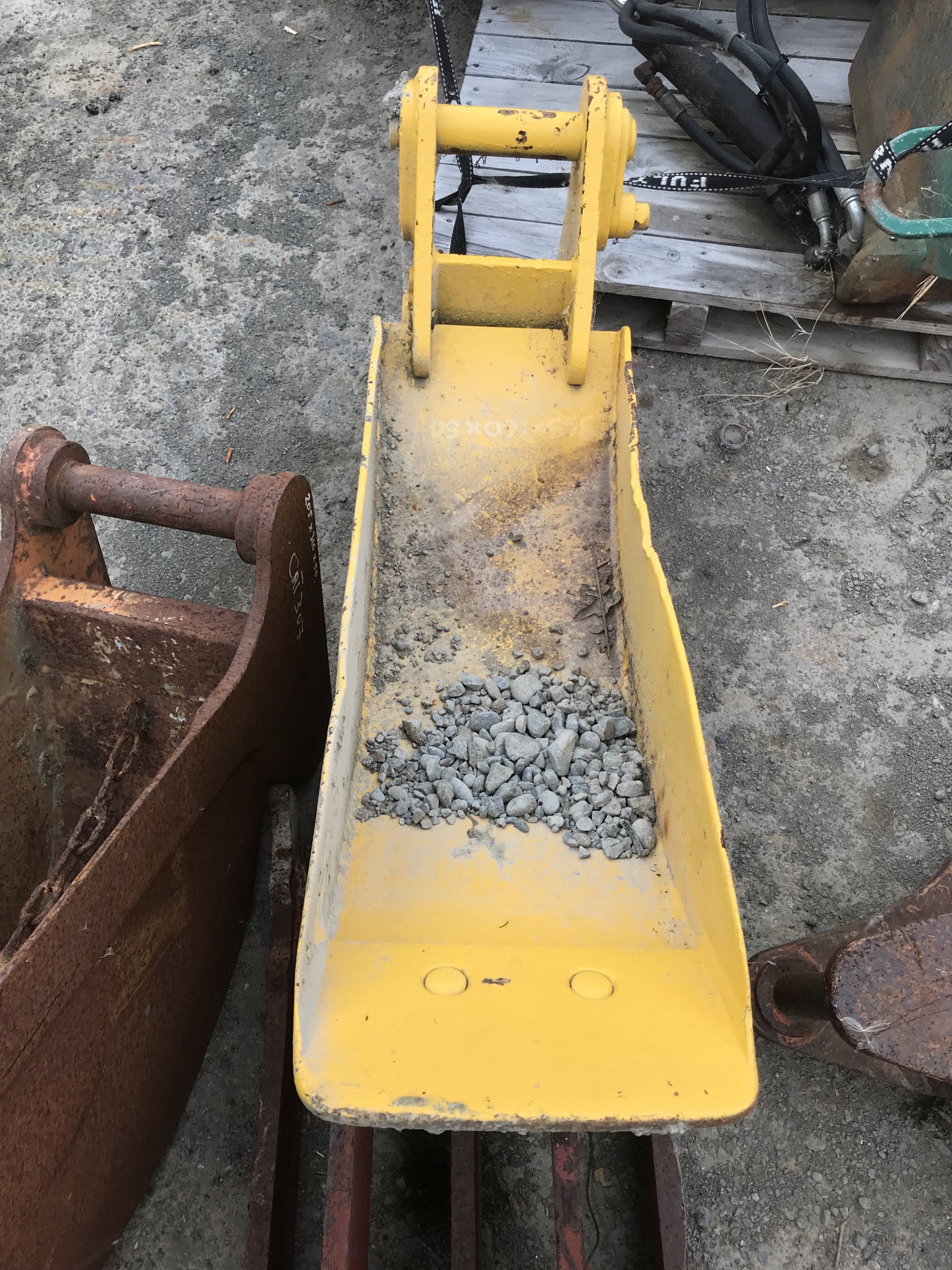 Excavator Trenching Spade - 50mm Pins