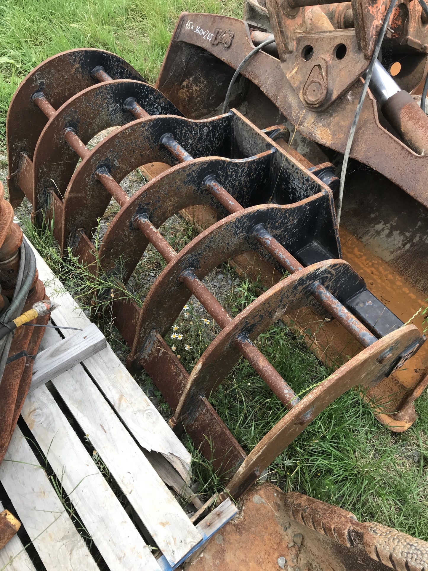 Excavator Skeleton Bucket - 50mm Pins