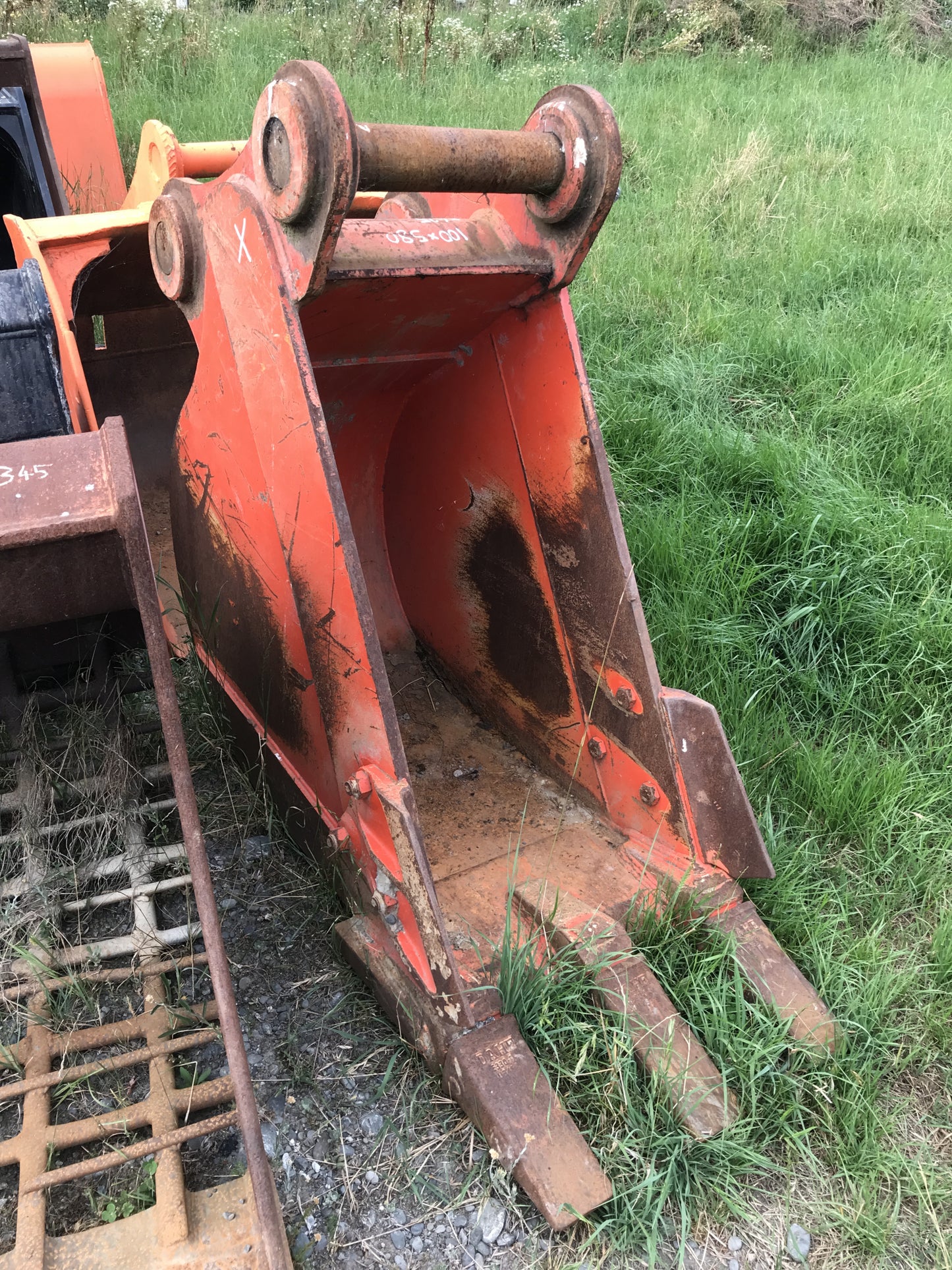 Excavator Trench Bucket - 100mm Pins