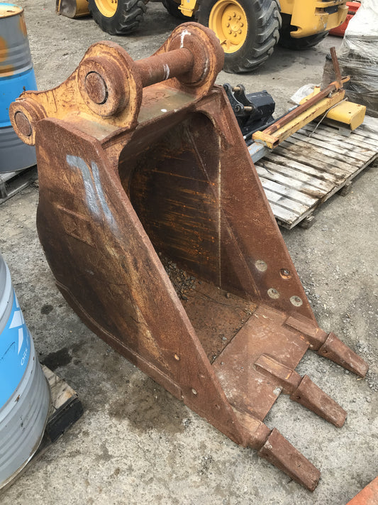 Excavator Rock Bucket - 80mm Pins | 690mm width
