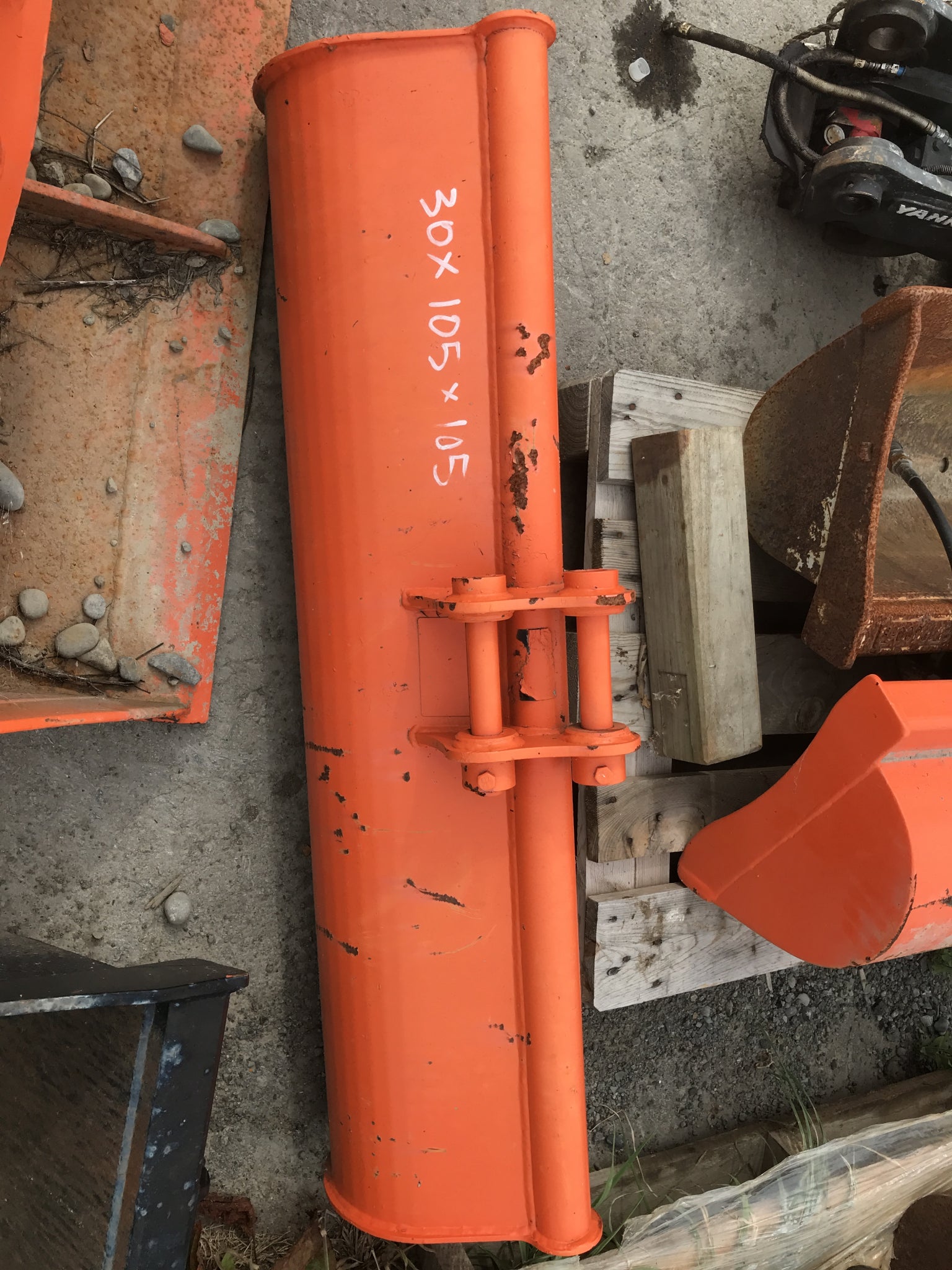 てびち Hitachi ZX120/ZX135 Main Boom Pin– Digger City