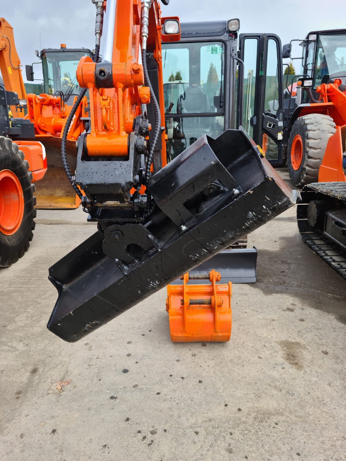 Tilt Bucket for 2.5-3 ton Excavator